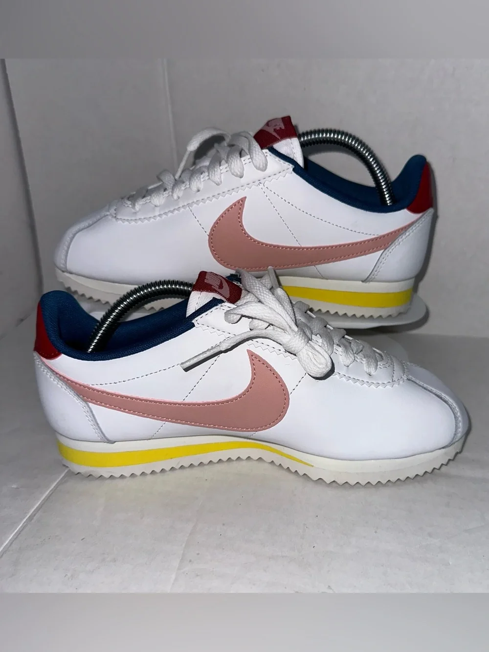 Nike Cortez Classic Shoes Womens Size 6 White Mauve Leather Sneaker 807471-114
